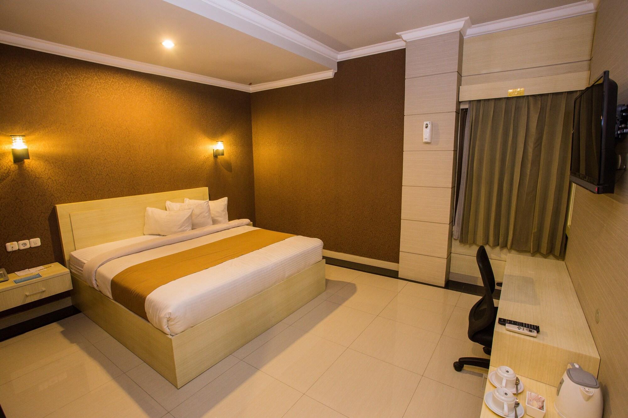 New Raja Hotel 3*